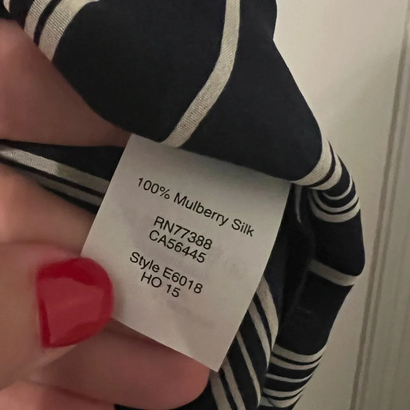 Madewell Silk Blouse Size Medium Blue & White Stripe Print Long SZ M (J116) - Picture 4 of 9